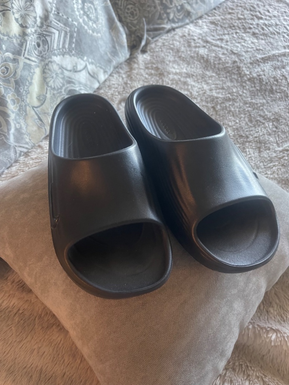Nike ReactX Rejuven8 Women's Slides - Picture 2 of 8